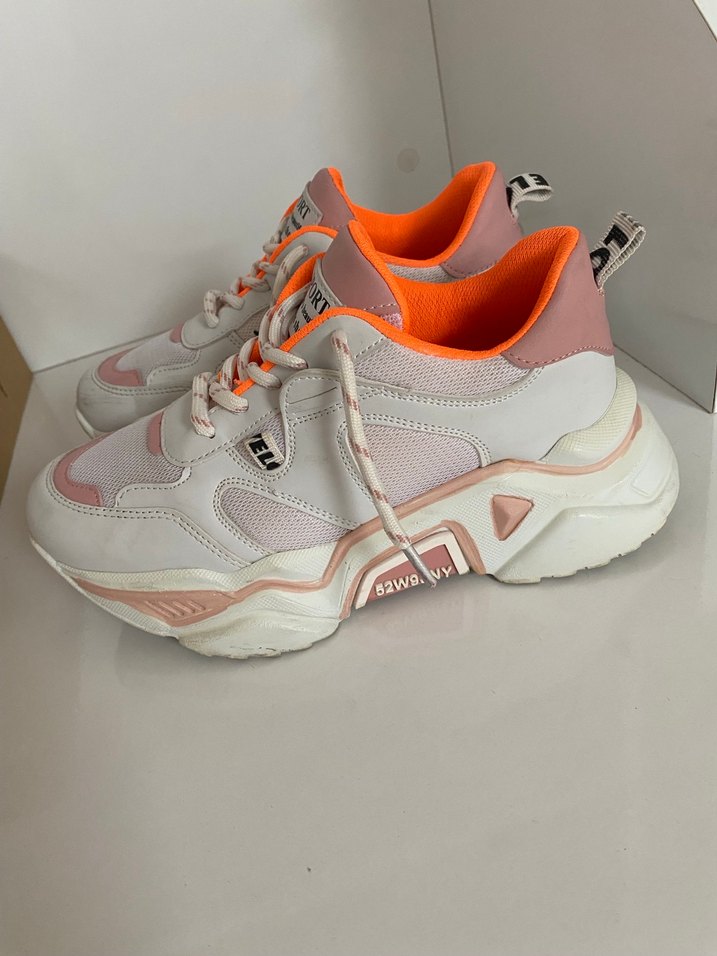 Beyaz Bağcıklı Spor Sneakers - Görsel 4