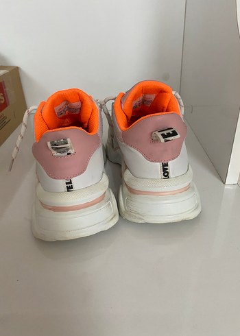 Beyaz Baskılı Bağcıklı Spor Kadın Sneaker - Görsel 3