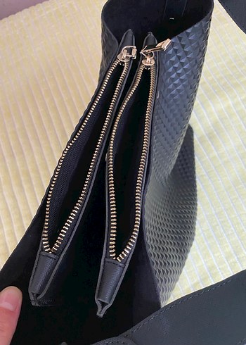 Siyah Deri Yılan Desenli Kadın Çanta - Görsel 4