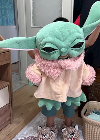 Pembe Peluş Montlu Yeşil Bebek Aksiyon Figürü