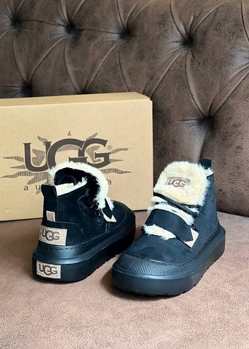Ugg Siyah Kürklü Kadın UGG Dolgu Topuk Bot