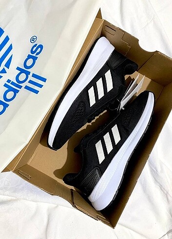 Adidas Spor Ayakkabı