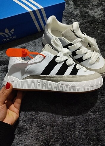 42 Beden Adidas Adematic beyaz& siyah New COLLECTİON İthal kalite ayar