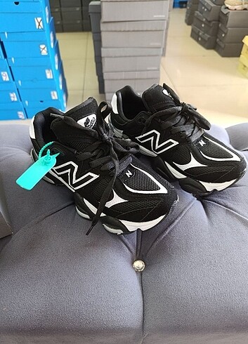 37 Beden Newbalance 9060 siyah beyaz İthal kalite ayarında Tam kalıp E