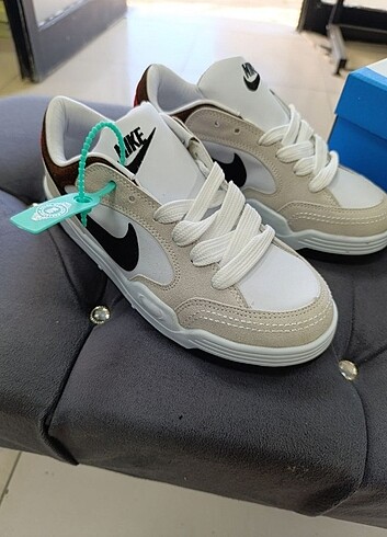 38 Beden çeşitli Renk Nike 3000 bej& kırmızı İthal kalite Etiketli kutulu Soft