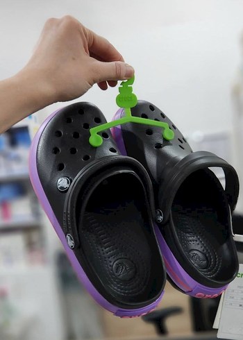 Crocs Mor Renkli Velcro Bantlı Terlik