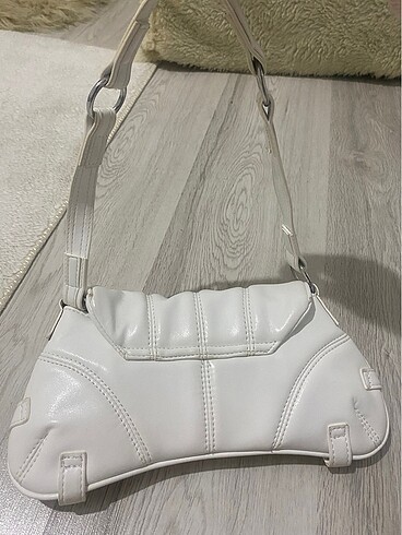 Bershka beyaz çanta - Görsel 2