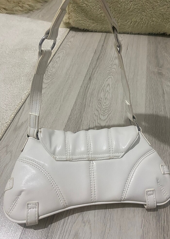 Bershka beyaz çanta - Görsel 2