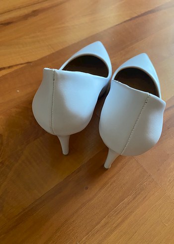 Beyaz Minimalist Stiletto Topuklu Kadın Ayakkabı - Görsel 3