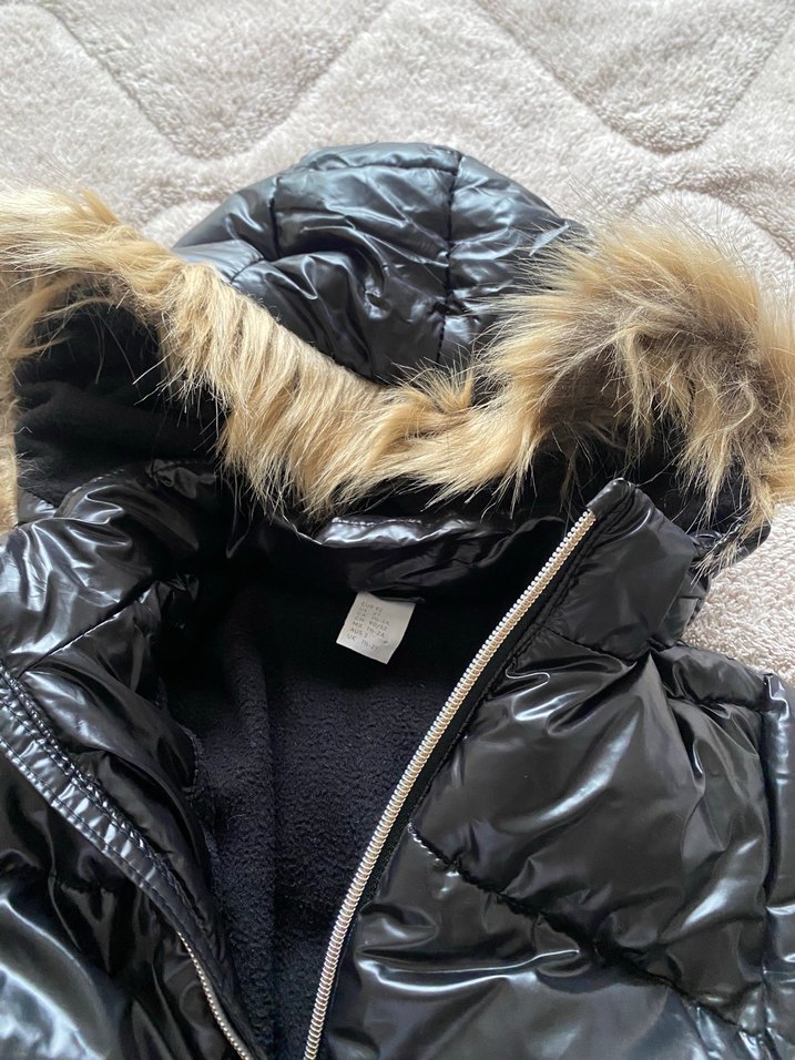 Kız Çocuk Siyah Kapüşonlu Kürklü Mont - Görsel 5