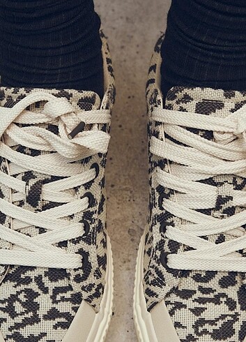 41 Beden Zara leopar desenli spor ayakkabı 