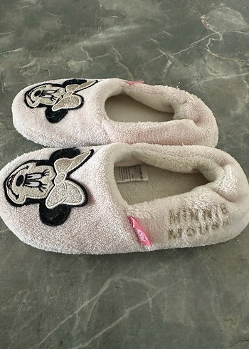 30 Beden Kız Çocuk Pembe Nakışlı Sıcak Ev Terliği