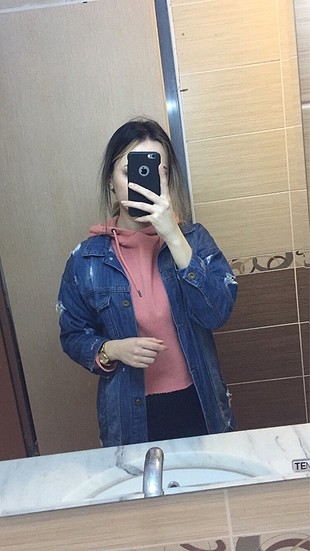 Yırtık detaylı kot ceket