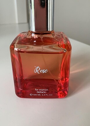 Defacto rose parfüm