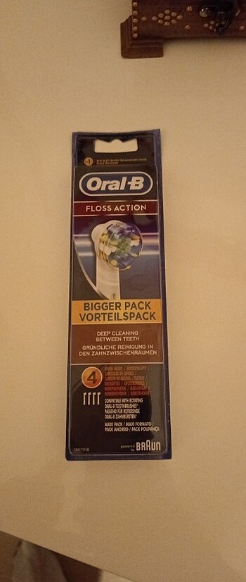 Oral-B Floss Action 3+1 4 Lü Set Diş Fırçası Yedek Başlık Seti