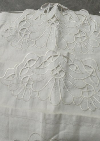 Nakışlı Beyaz yastık kılıfı - Görsel 5