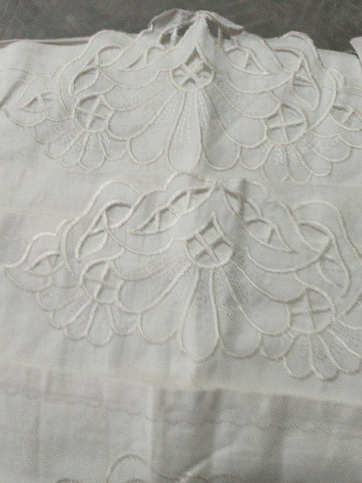 Nakışlı Beyaz yastık kılıfı - Görsel 5