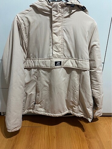 Pull and Bear Mont