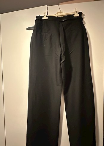 Stradıvarıus Kadın Siyah Kumaş Pantolon Kemerli - Görsel 6
