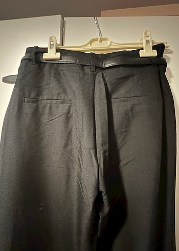 Stradıvarıus Kadın Siyah Kumaş Pantolon Kemerli - Görsel 5