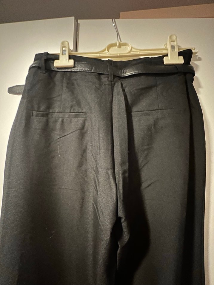 Stradıvarıus Kadın Siyah Kumaş Pantolon Kemerli - Görsel 5