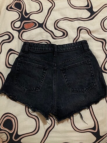 Zara Zara yırtık detaylı mini kot şort