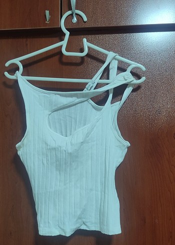 Beyaz V Yaka Kolsuz Mini Kadın Atlet