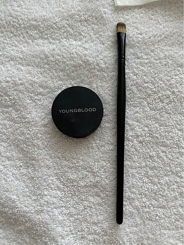 Concealer ve fırçası