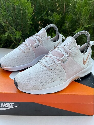 37,5 Beden Nike City Trainer 3