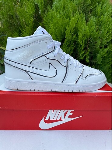 Nike Air Jordan 1 Mid