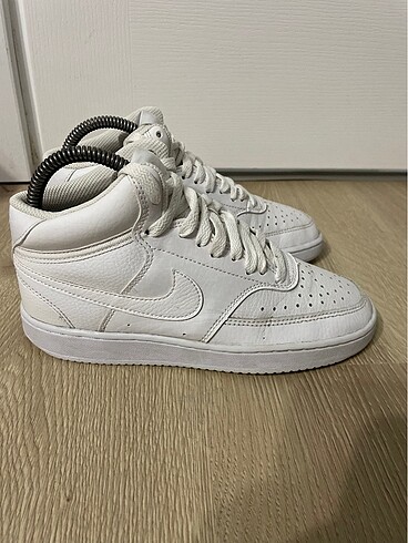 Court Vision Mid