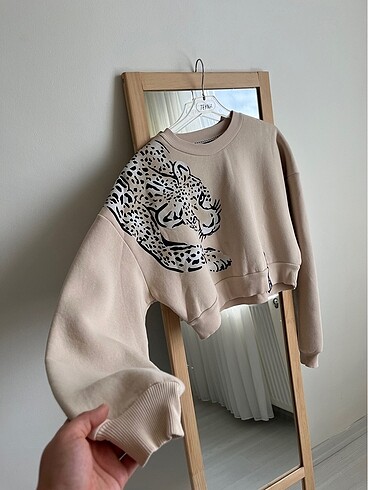 Crop Sweatshirt