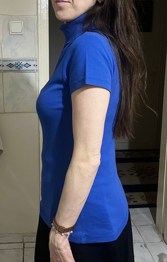 Parlak Mavi Yüksek Yakalı Hamile Tişörtü - Görsel 2