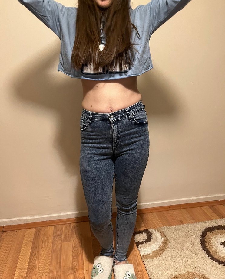 Gri Kapüşonlu Crop Sweatshirt - Görsel 2