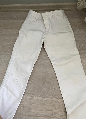Beyaz mom Jean pantolon 