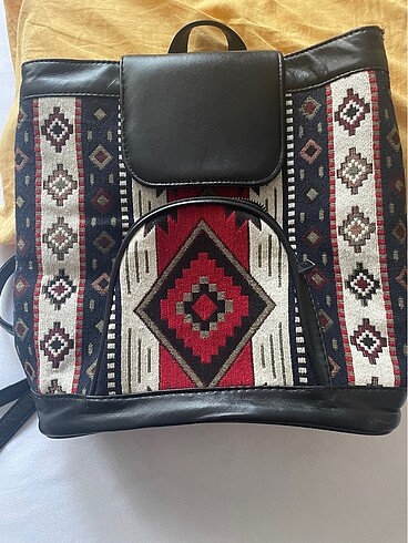 Siyah deri etnik kilim desen sırt çantası