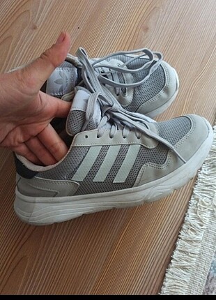 Gri Adidas ayakkabı orjinal