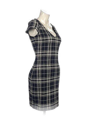 Vintage Love PreLoved Kısa Elbise %70 İndirimli.