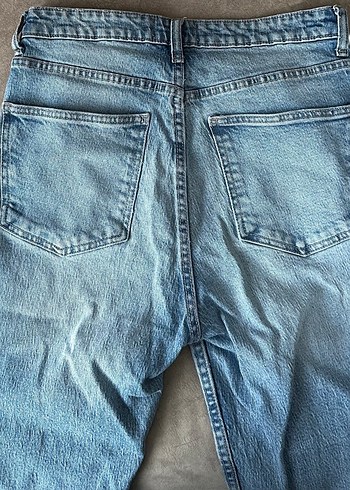 Zara ZARA HIGH- RISE STOVE PIPE TRF JEAN