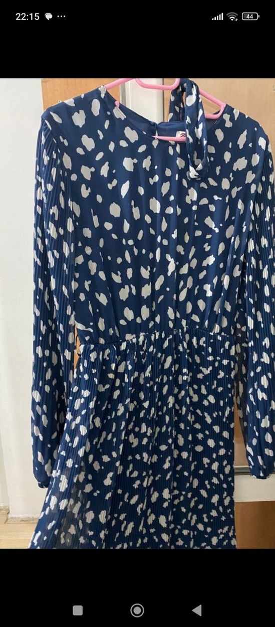 Uzun Kollu, V Yaka, Mavi Batik Elbise - Görsel 4