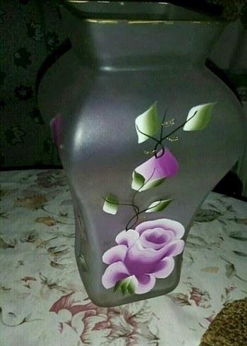 Mor Çiçek Desenli Gri Vazo