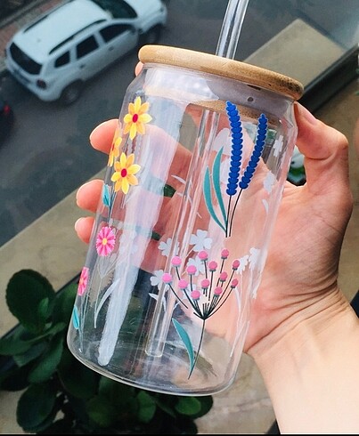 Pipetli cam bardak