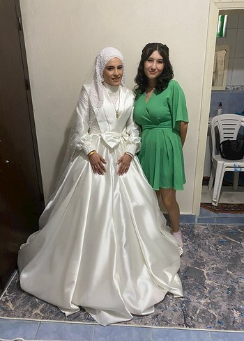 Uzun Beyaz Yaka İşlemeli saten incili gelinlik - Görsel 2