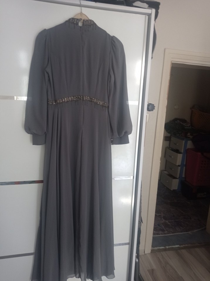 Gri Uzun Kollu Drapeli Abiye - Görsel 3