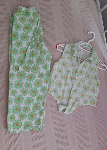 LC Waikiki Kızlar için Yeşil Çiçek Desenli Rahat Pantolon