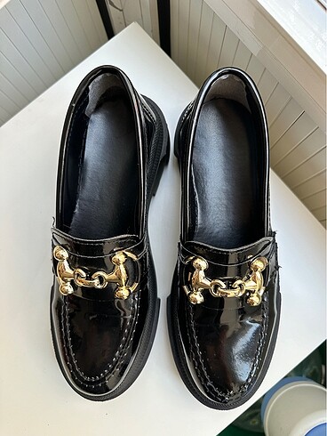 37 Beden siyah Renk Rugan loafer gold tokalı ayakkabı