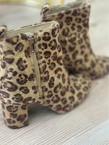 38 Beden H&M leopar desenli bot