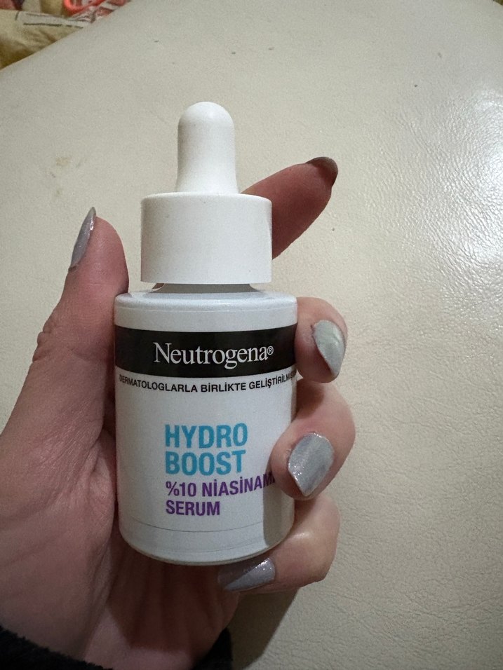 Neutrogena Hydro Boost %10 Niasinamid Serum  Yeni / Parfümsüz - Görsel 2