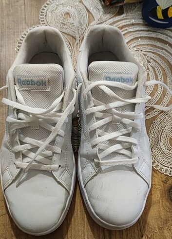 Adidas 1 kere giyildi 