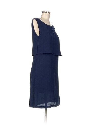 H&M H&M Kısa Elbise %70 İndirimli.